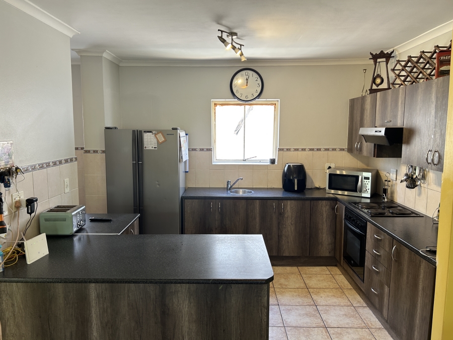 2 Bedroom Property for Sale in Zevenzicht Western Cape